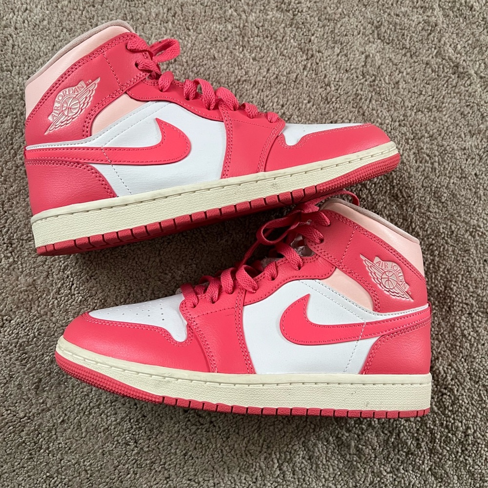 Nike Air Jordan 1 Mid Women's Shoes Strawberry Cream BQ6472-186